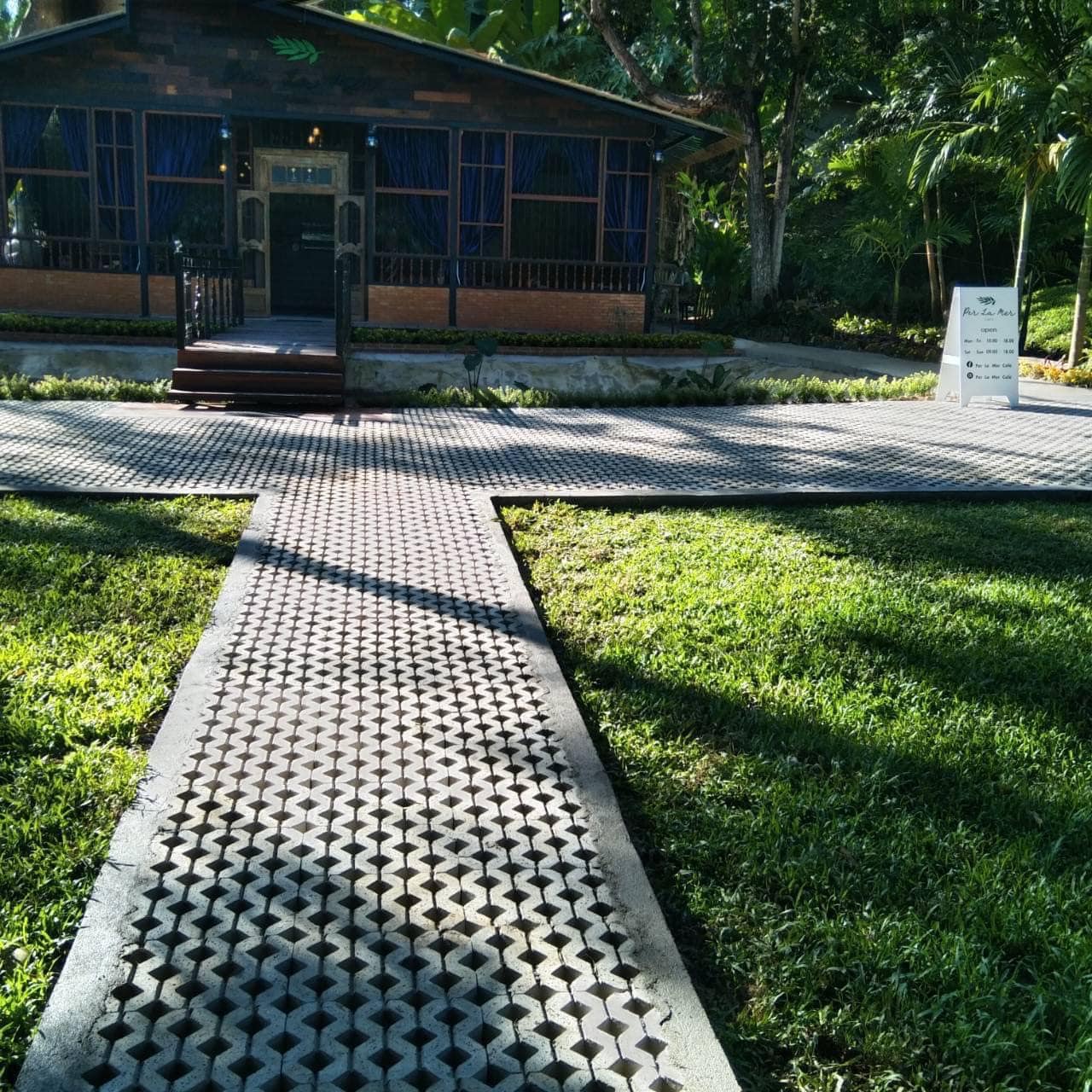 Maxblock : บล็อกปูพื้น-บล็อกช่องลม-บล็อกปลูกหญ้า เชียงใหม่ | Chiang Mai