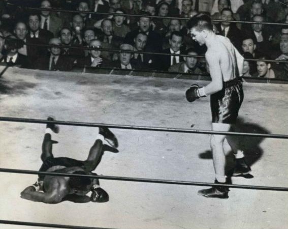 Boxing History - Welterweight Pete De Ruzza sends Leon... | Facebook
