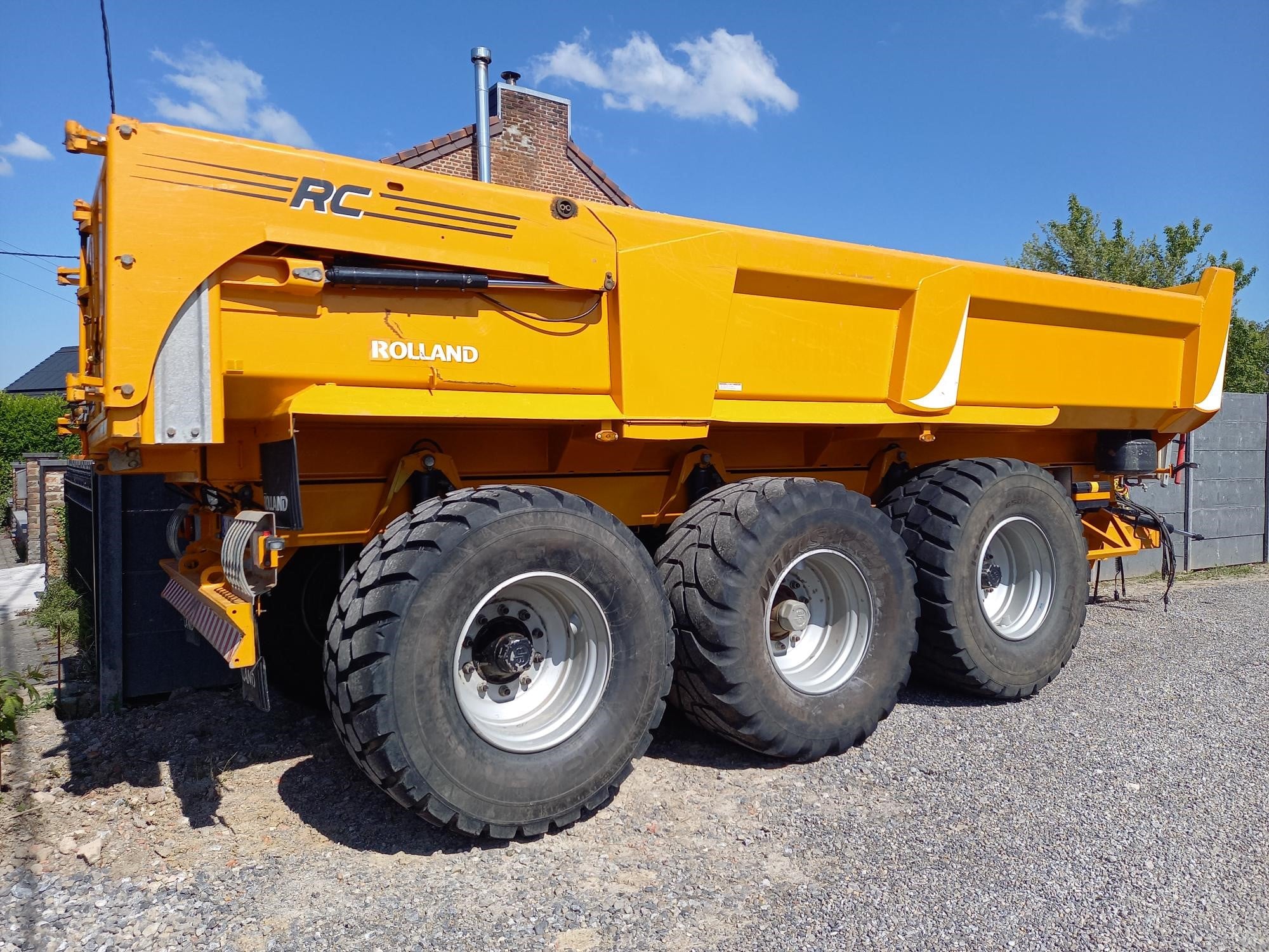 A VENDRE : Benne Roland RC... - Terrassement Raboz et Fils
