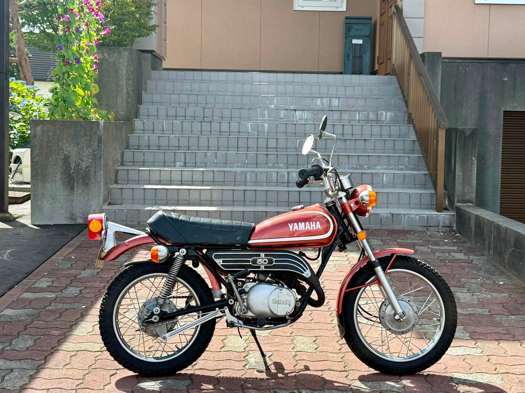 おぉ！ヤフオクにチャピィの看板！🍓🛵