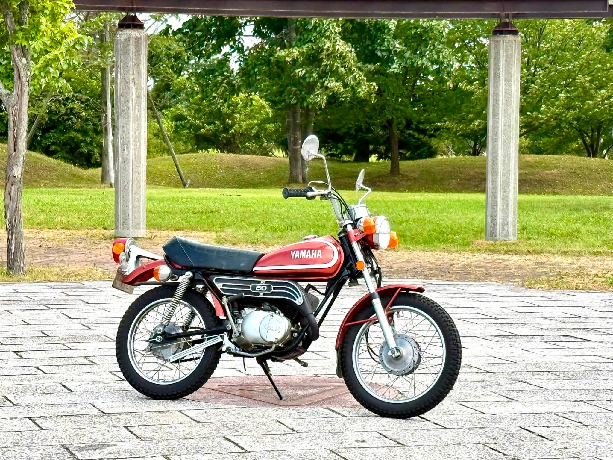おぉ！ヤフオクにチャピィの看板！🍓🛵