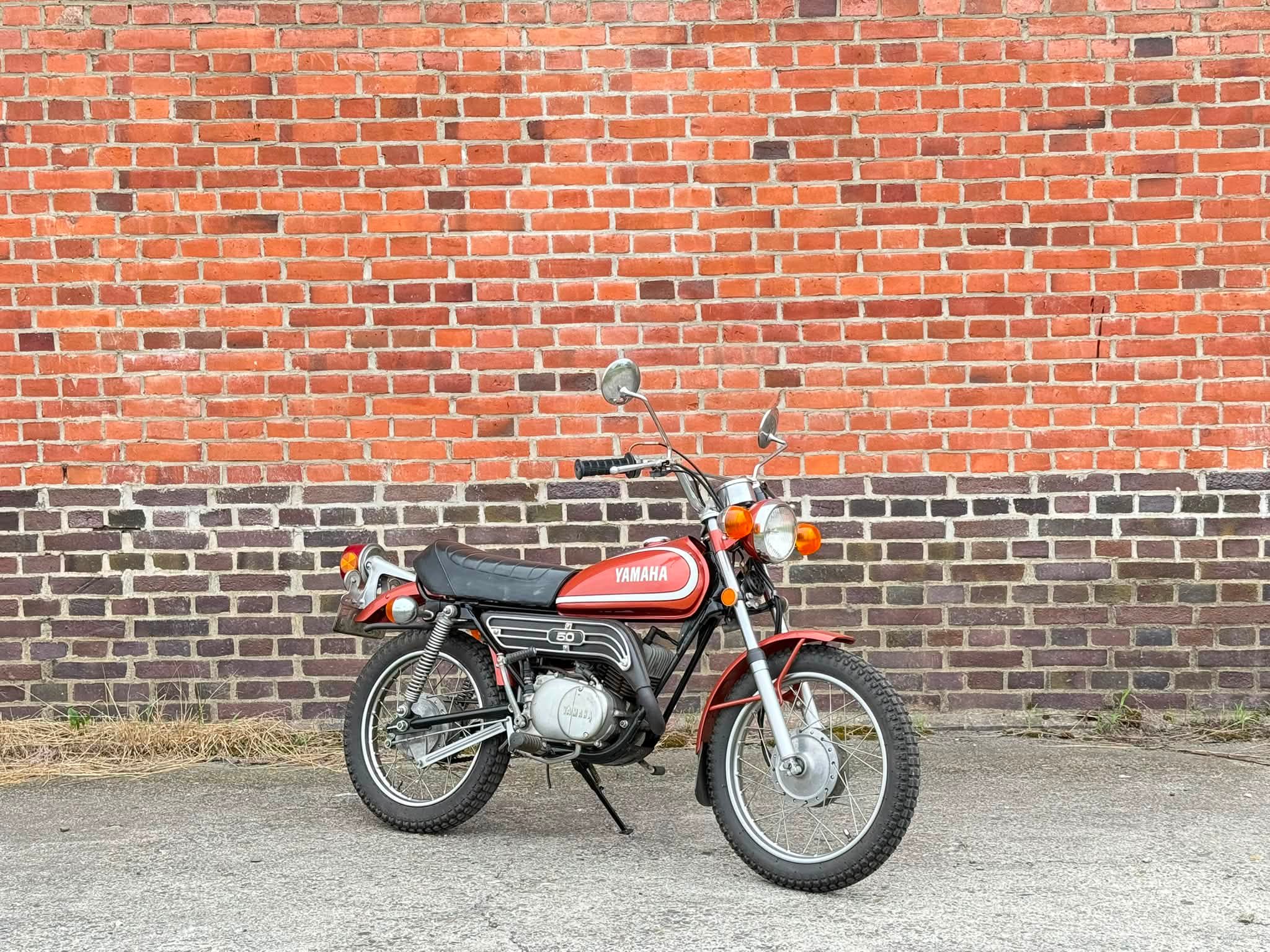 おぉ！ヤフオクにチャピィの看板！🍓🛵