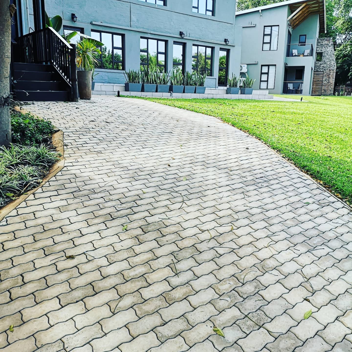 Ditheto Paving and Garden decor. | Giyani