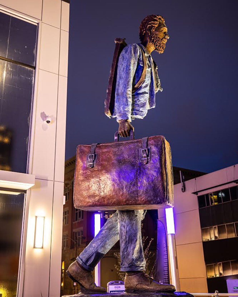 Liveupten - This Van Gogh Monumental sculpture by...