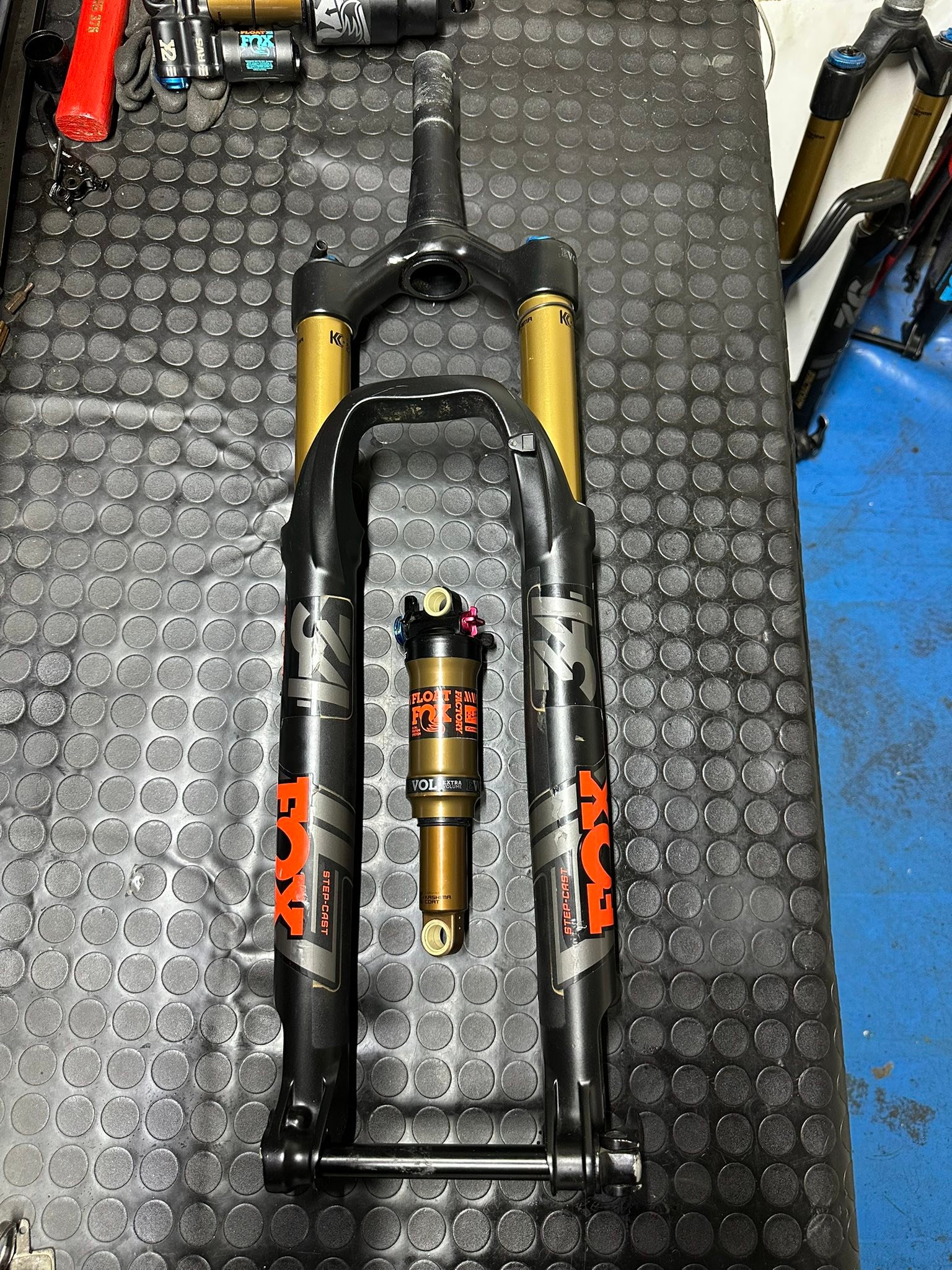Fox 34 factory series fork suspension