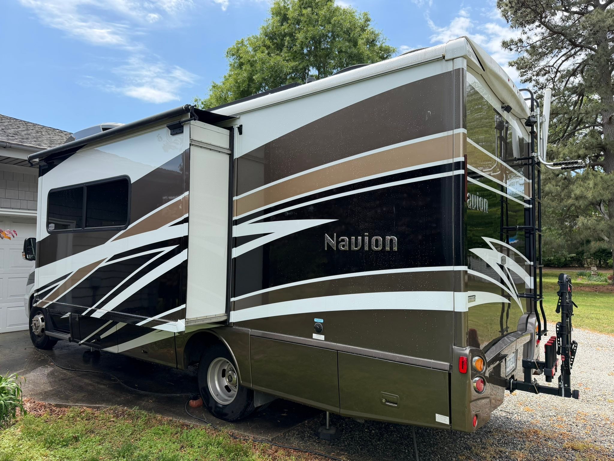 Used 2012 Winnebago - $69,995 Only 52,584 Miles!! This 2012