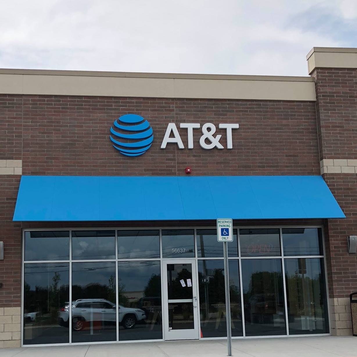 AT&T Authorized Retailer Shelby - 26 Mile & Van Dyke, next to Kroger ...