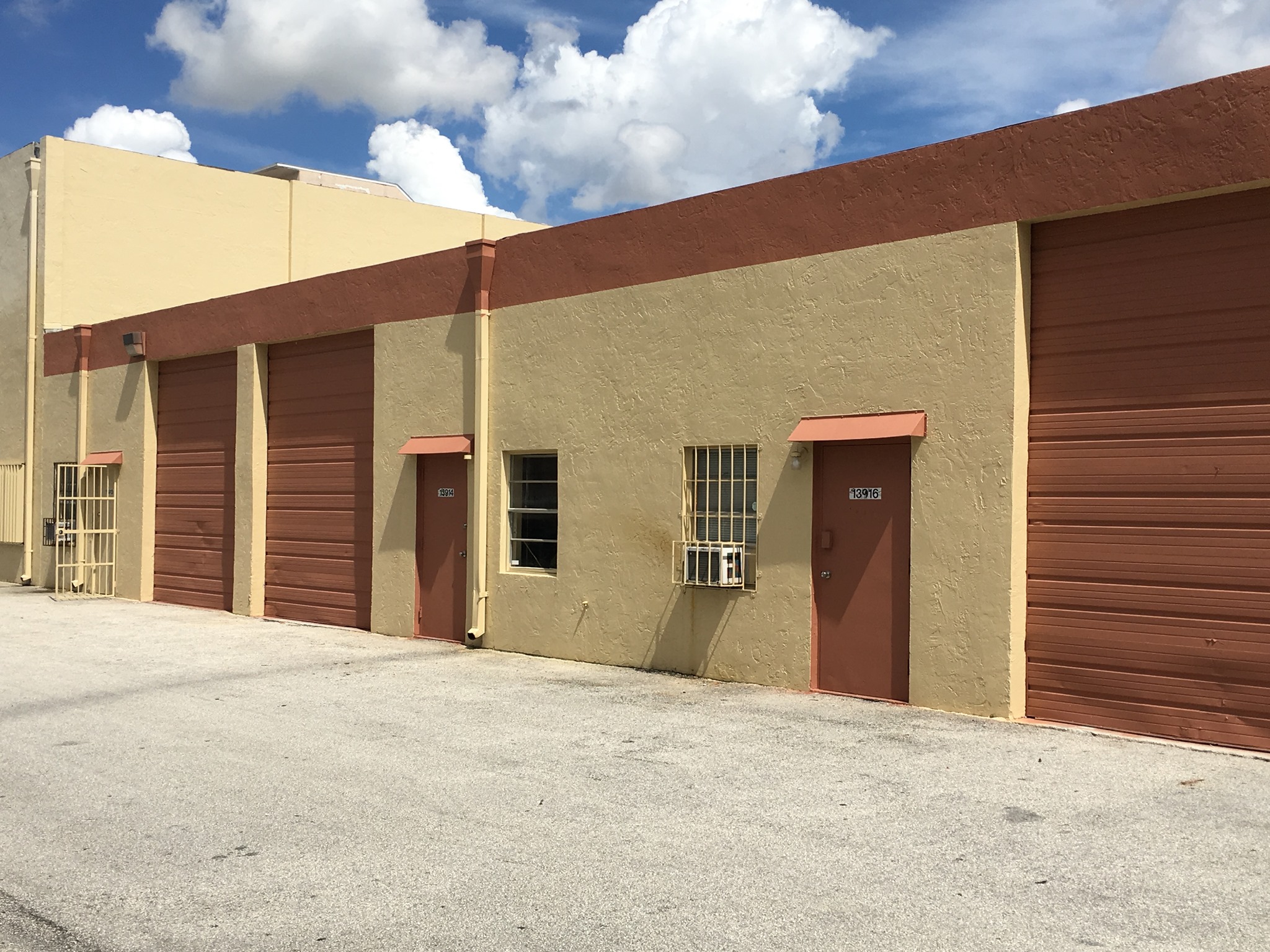 Warehouses for lease South Florida | Miami FL