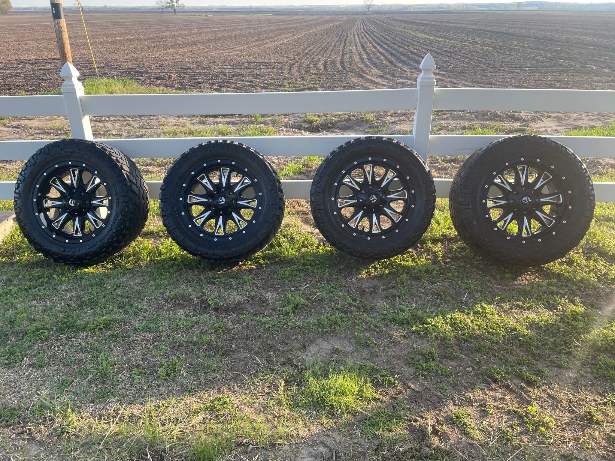 33 inch 6 lug universal fuel wheels set of 4 - Car Wheels, Tires ...