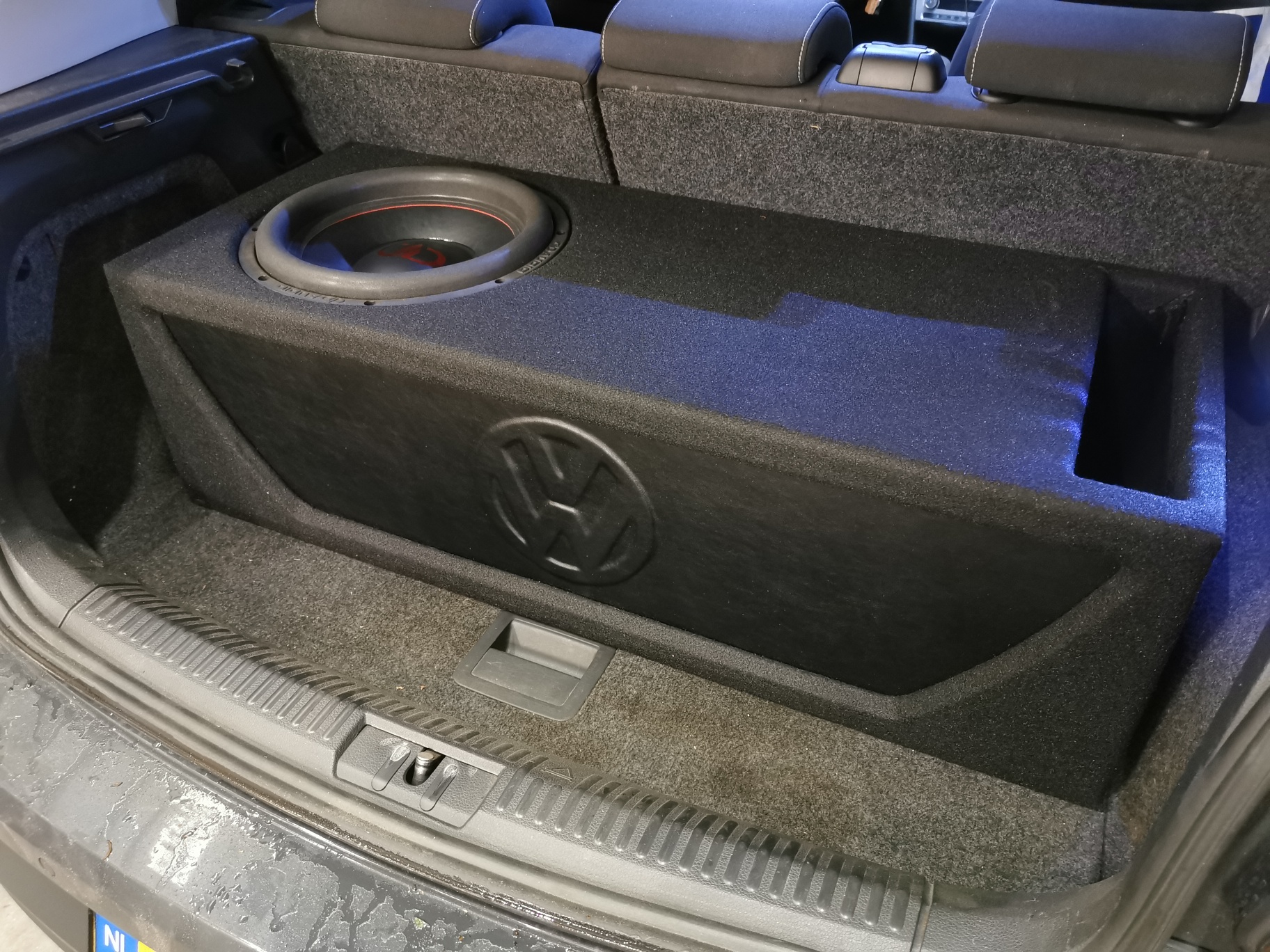 En weer rolt er een kist... Car Audio Shop Mag t wat Harder
