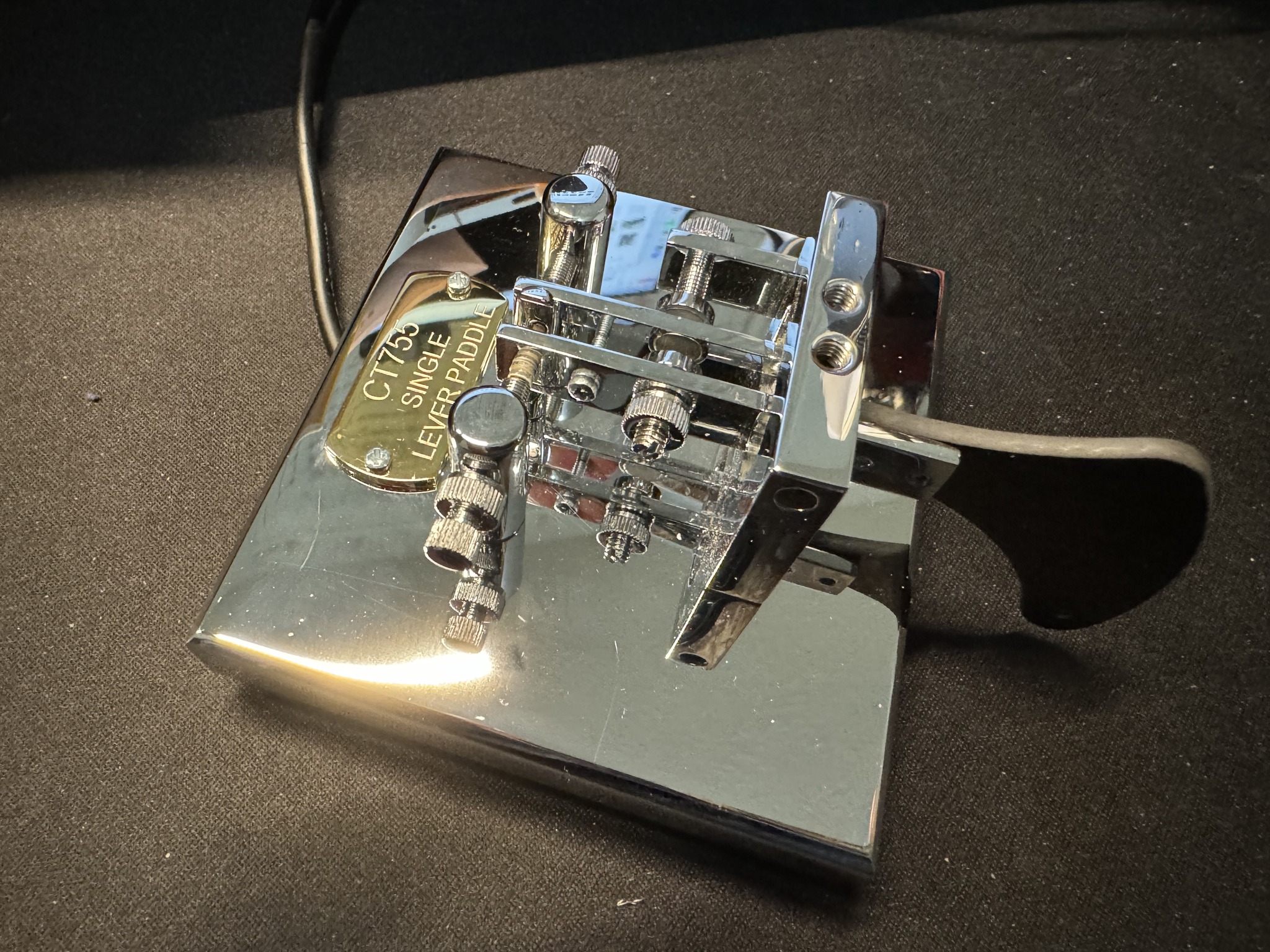 Review of UR5CDX single-lever paddle for ham radio operation