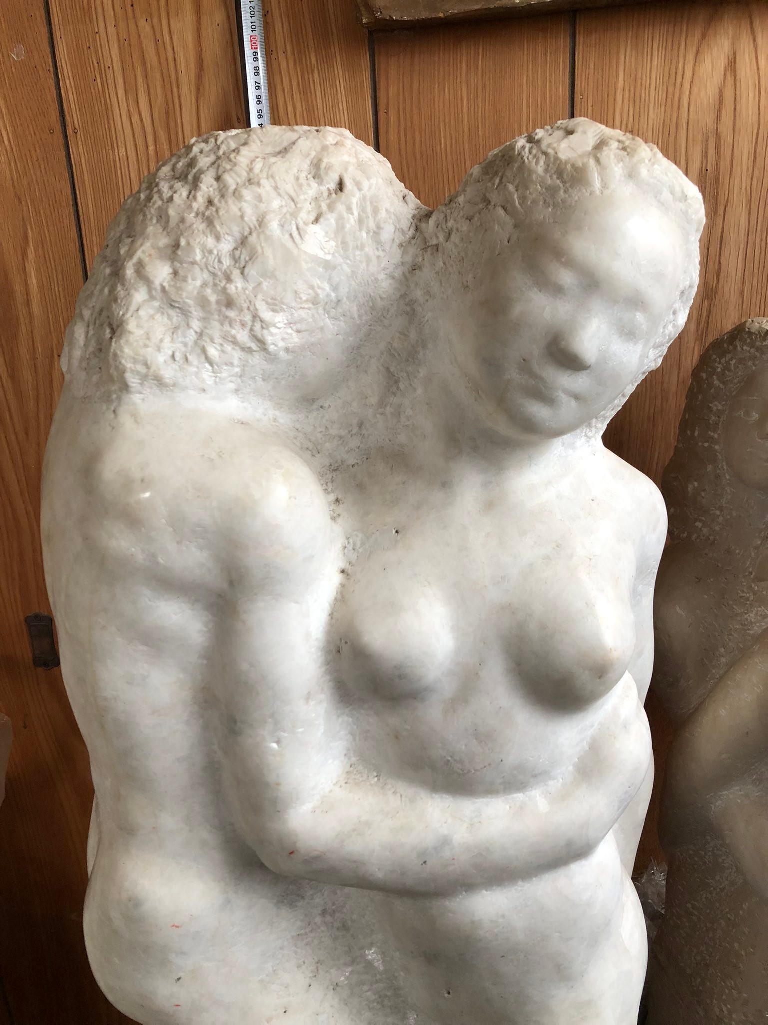石彫家佐藤幸子（母）の作品、移転先も決まらず、訳あって3月で