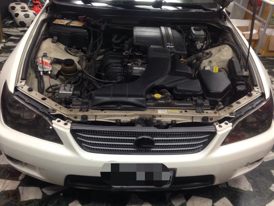 膜猴車體包膜 - Lexus IS200大燈淺燻黑 搶救大燈霧化大成功！ 非常感謝車主特地從高雄上來給我們施工^_^... | Facebook