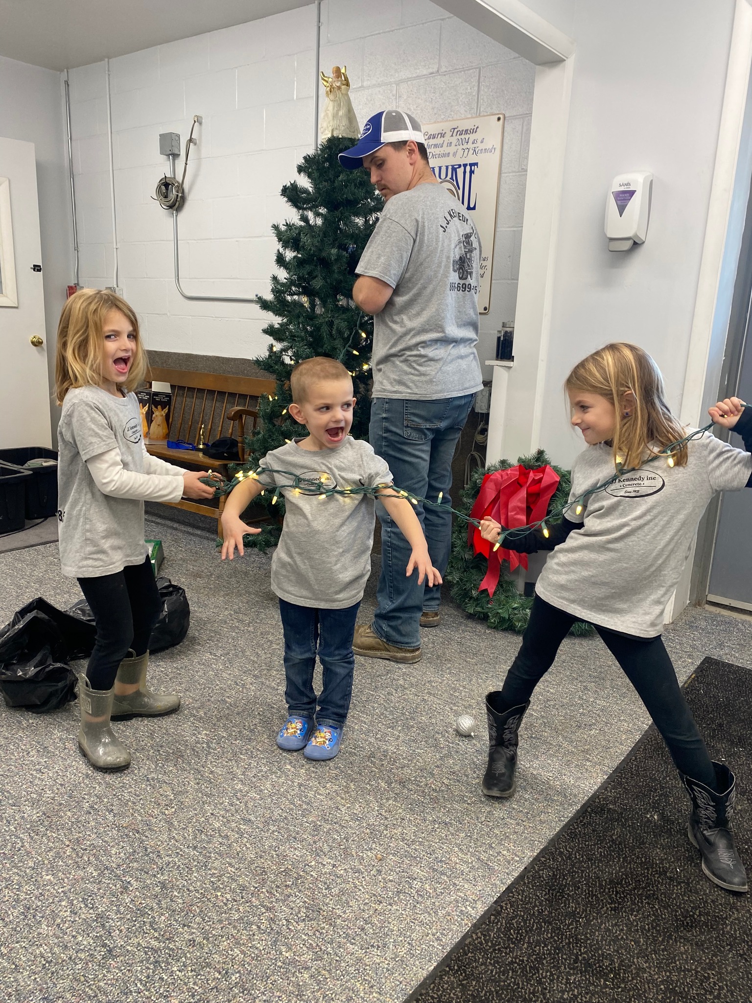 JJ Kennedy Inc - The Rader kids helped decorate our Zelie...
