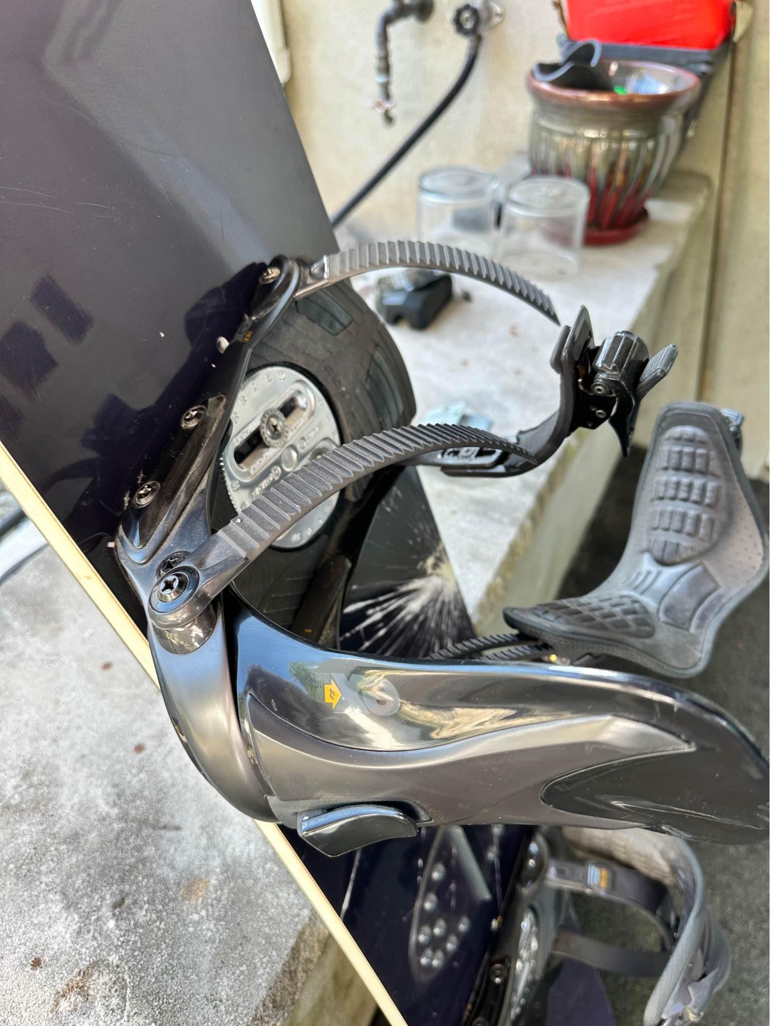 burton death snowboard Falcon moto x Battery:52v 12.8ah Bottle Cage / Frame Mount Shoei RF-1200/Shoei NXR Helmet This snowboard is designed