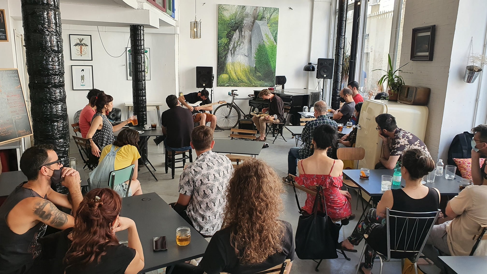 CREA 13. Clases de Dibujo, Pintura y Modelos del Natural. Sevilla added ...