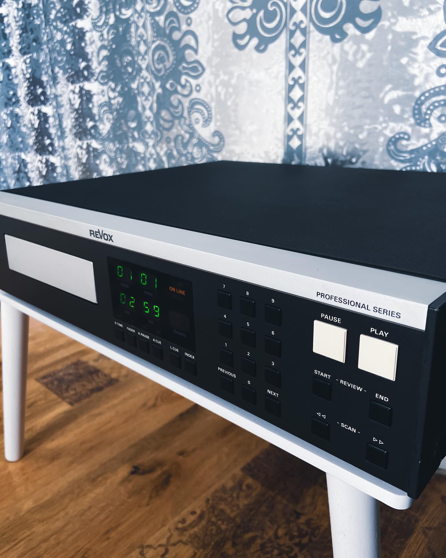 Sound impression - . . REVOX / C221 ルボックス製業務用CDプレーヤー 