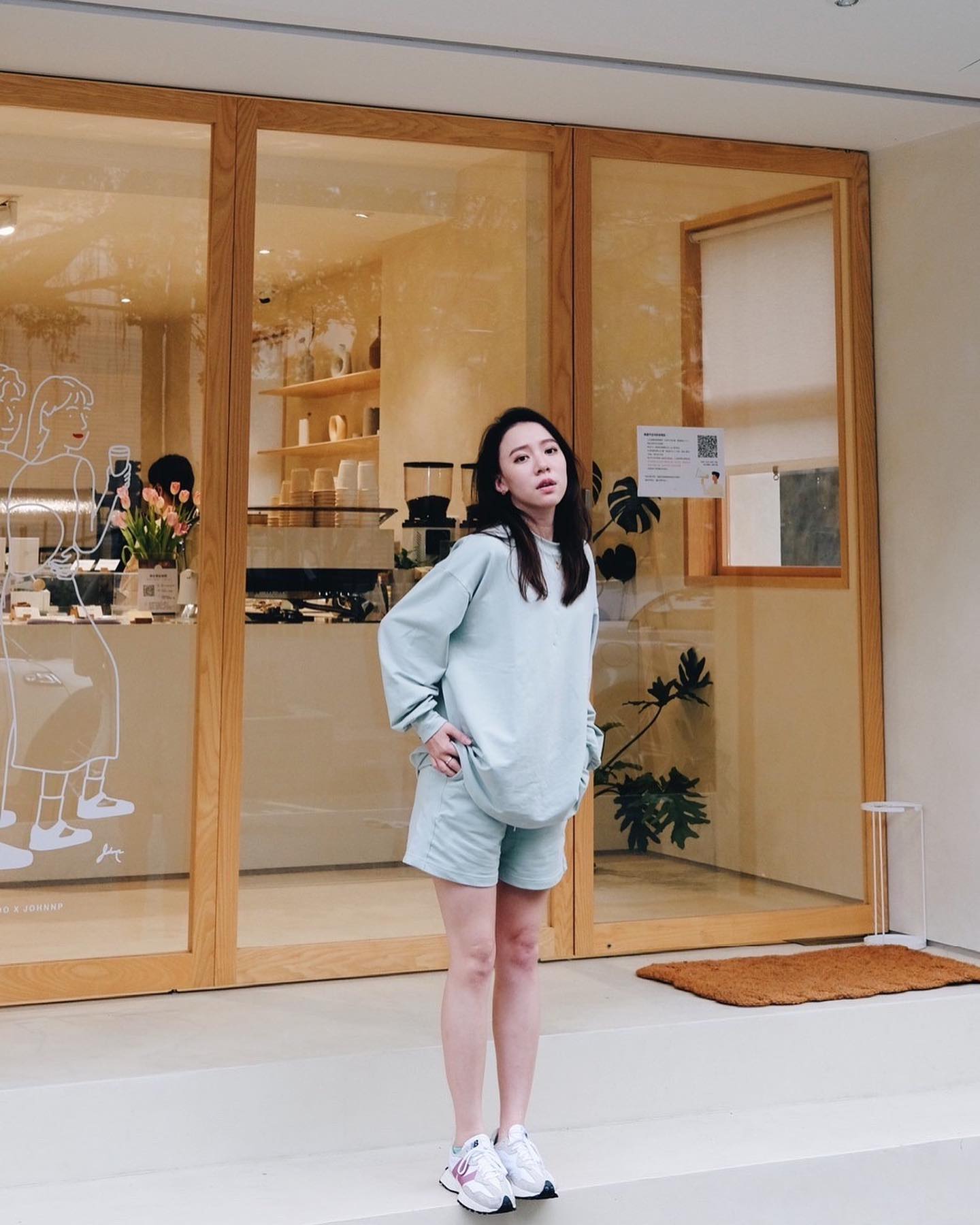 王宣 Angel Wang - ☁️ 喜歡涼涼的天 喜歡白白的牆 喜歡可可愛愛的衣服 這樣可以當大學生嗎🙊？...