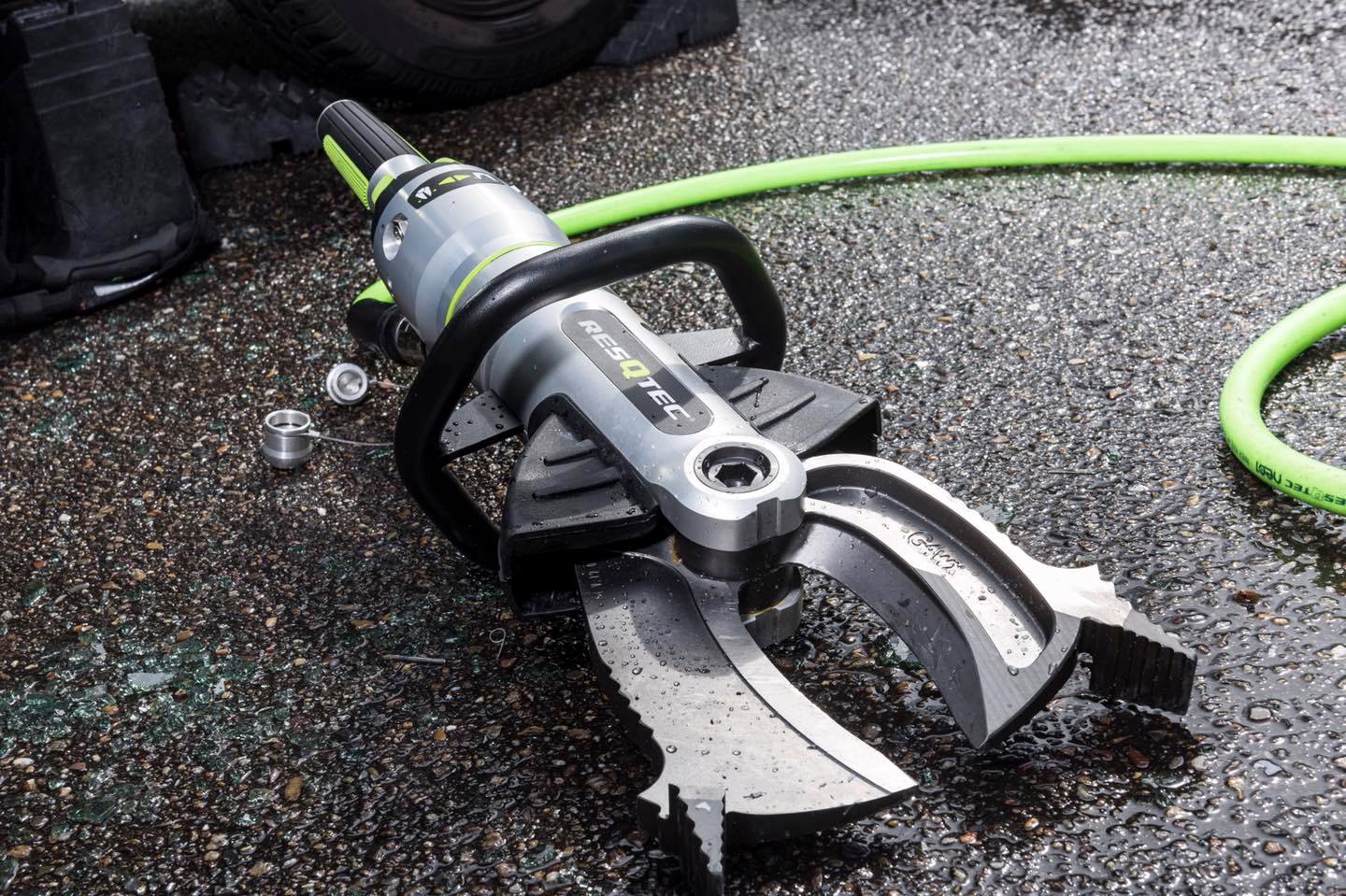 Resqtec - The G4WX: light weight combi tool designed for...