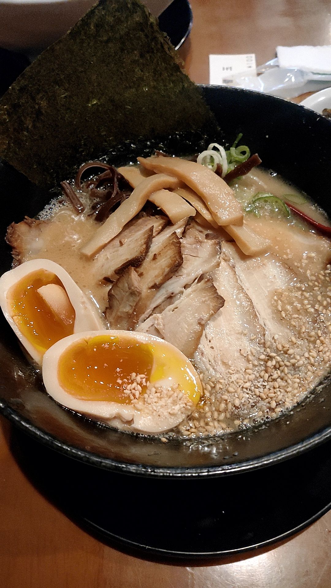 宮崎市のラーメン洋てチャーシュー煮卵ラーメンを頂きました。美味しく