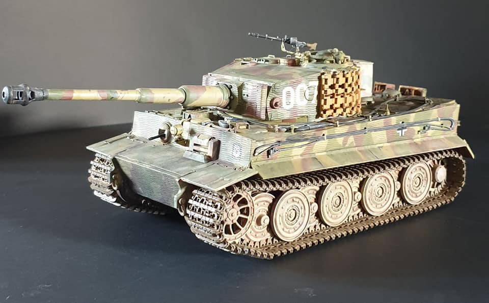 Wittmann's last tiger and his grave. Takom 2199 & Friulmodel