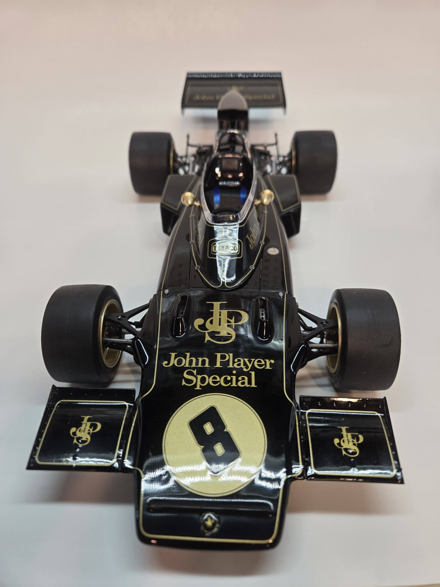 Tamiya 1/12 John Player Special Lotus 72 1972 model review