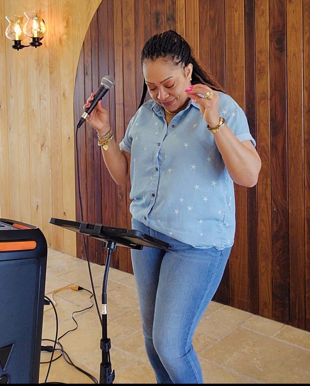 Sharon R Pires- Vocalist