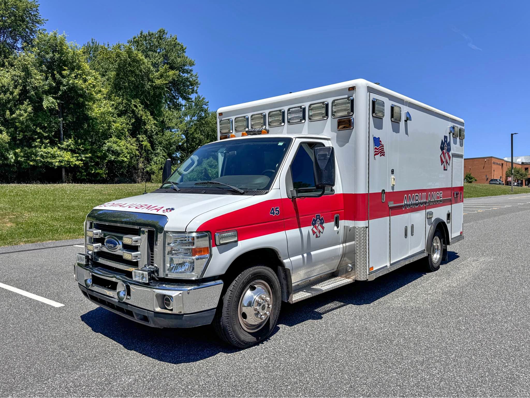 2010 Ford E450 Lifeline Ambulance - Commercial Vehicles - North Haven ...