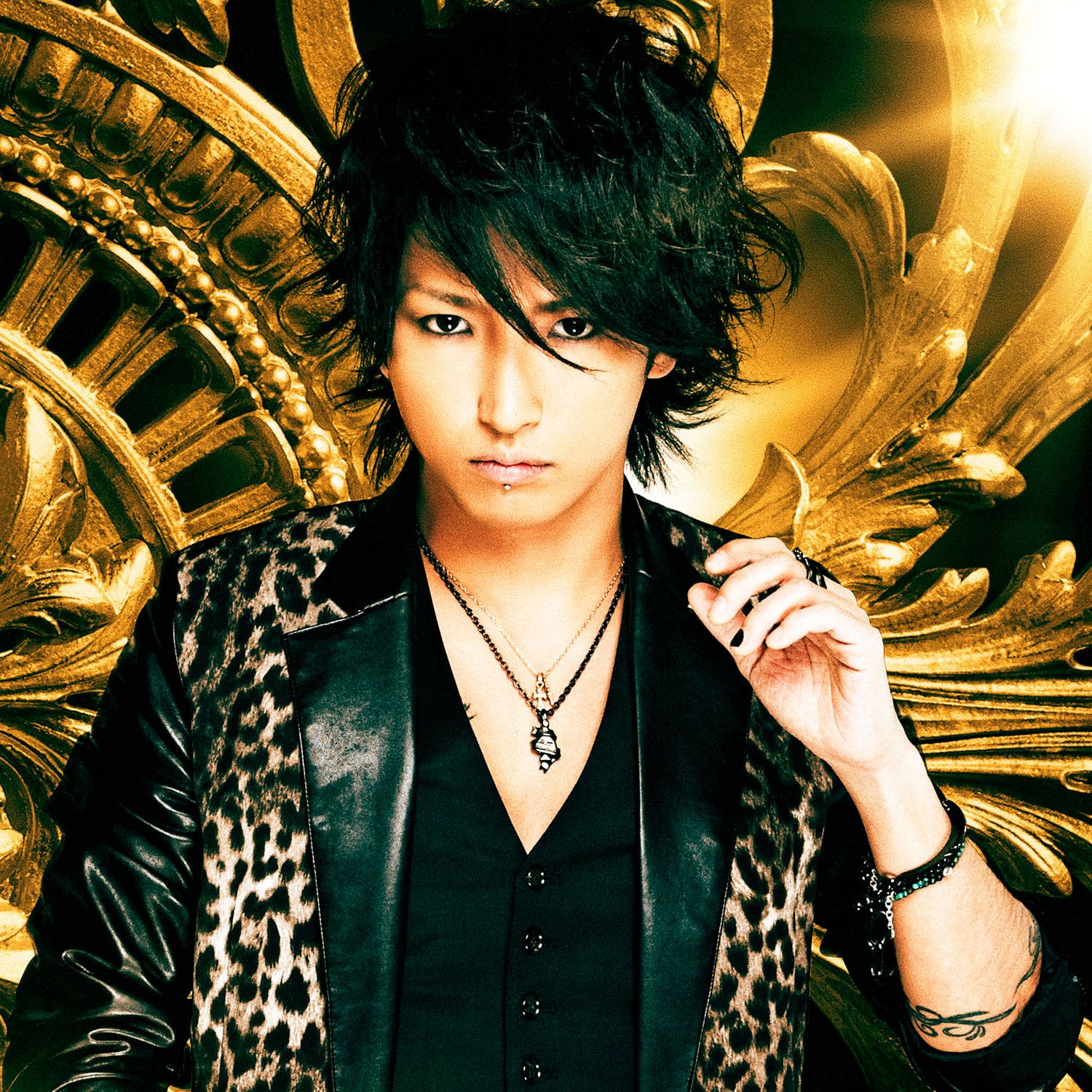 シド 明希 - シド 明希 added a new photo.