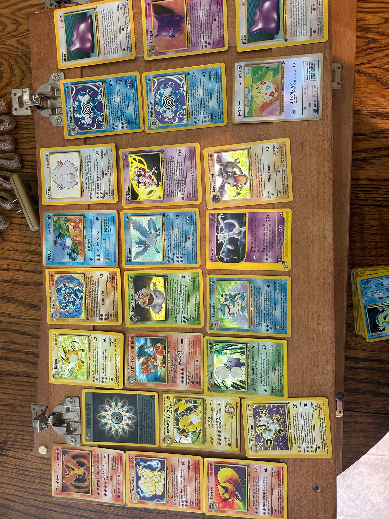 old cards pokemon Aerodactyl 142/165 - Amber - 151 - Evolution Card Set Have an old Pokémon card