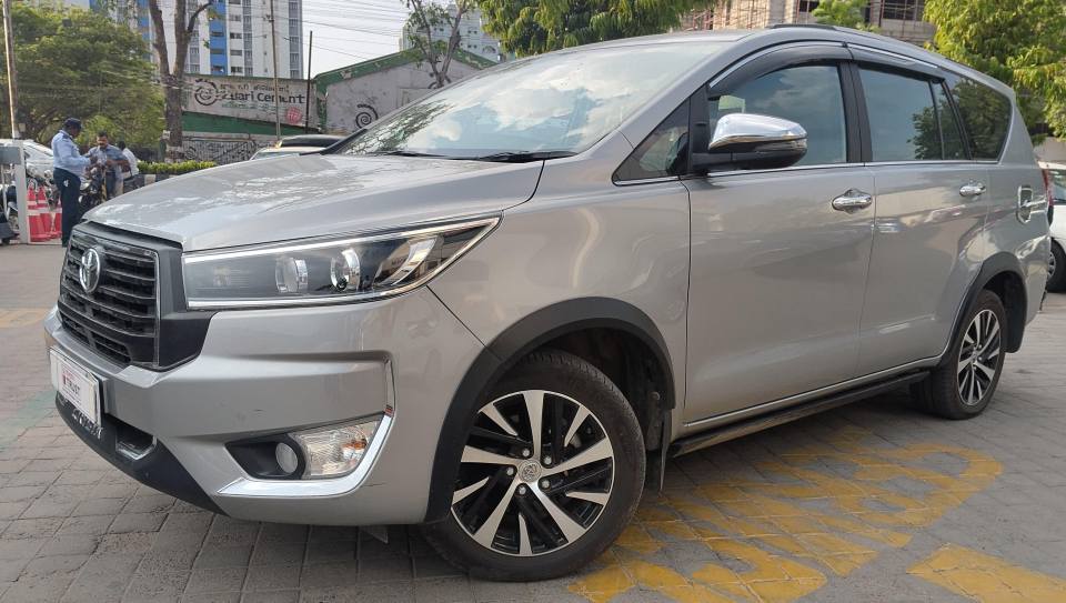 INNOVA CRYSTA 2.4 ZX MANUAL SILVER METALLIC 2024 AUGUST MONTH
