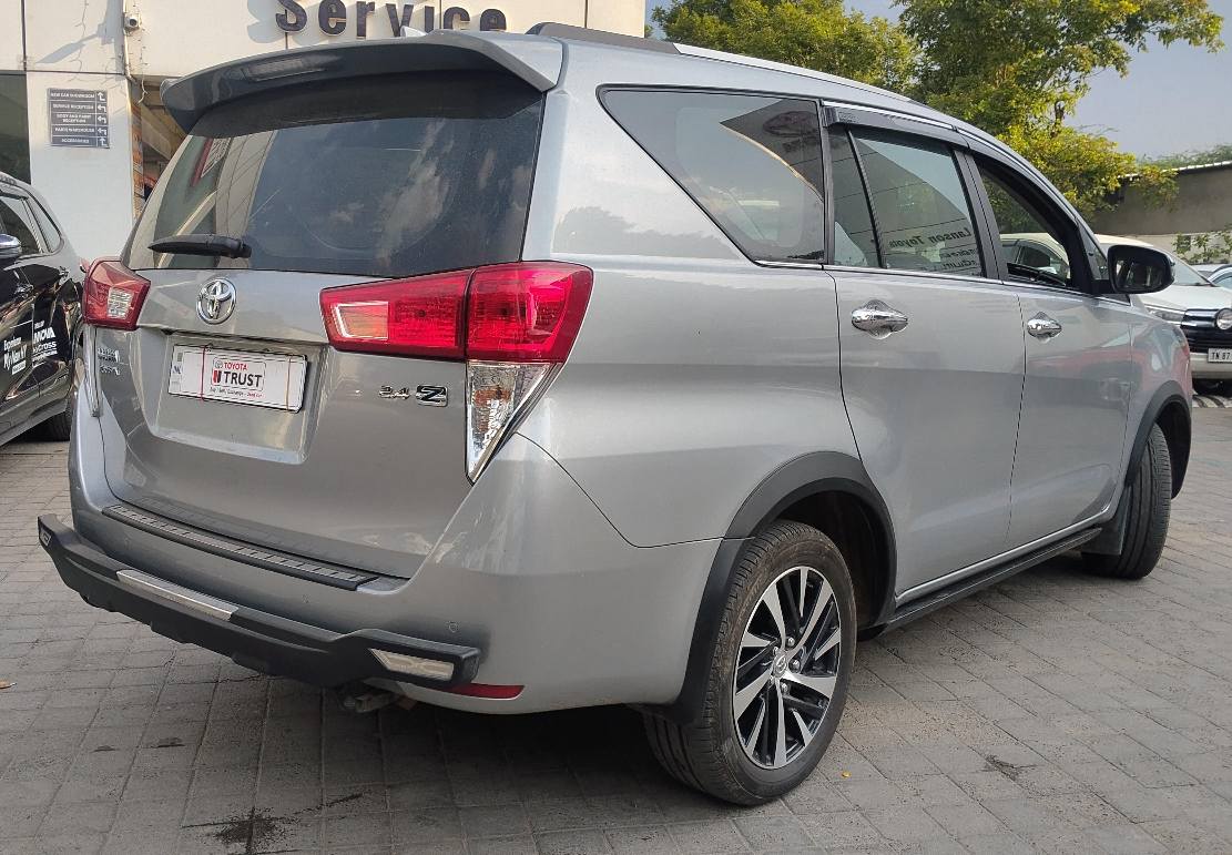 INNOVA CRYSTA 2.4 ZX MANUAL SILVER METALLIC 2024 AUGUST MONTH