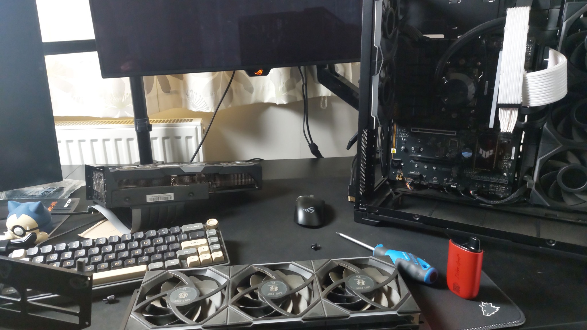 Lian Li build with Radon RX 9070 XT Taichi OC and Ryzen 7 7800X3D