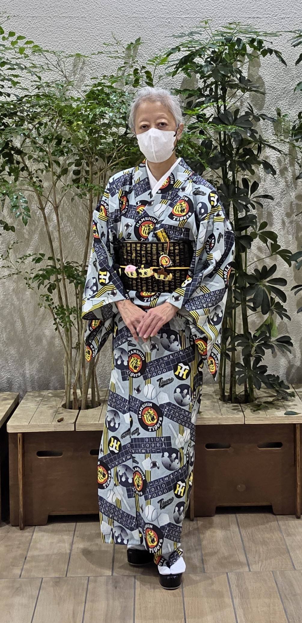 今日は竹久夢二コレクションを見に行ったので、菖蒲柄のアンティーク