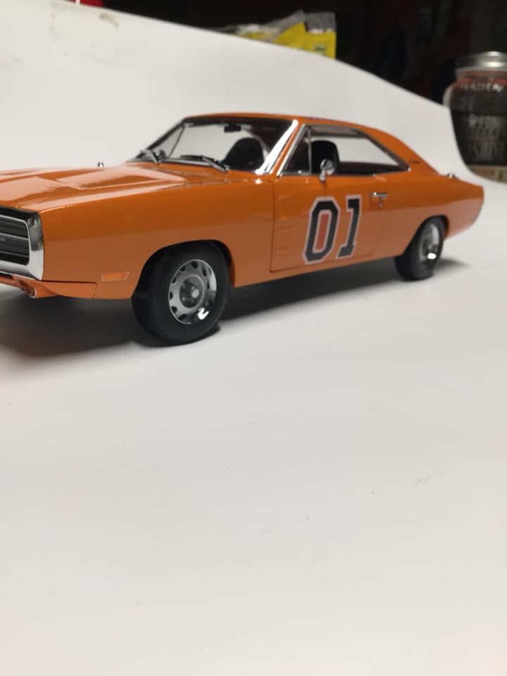 Affordable 1:18 custom General Lee diecast car