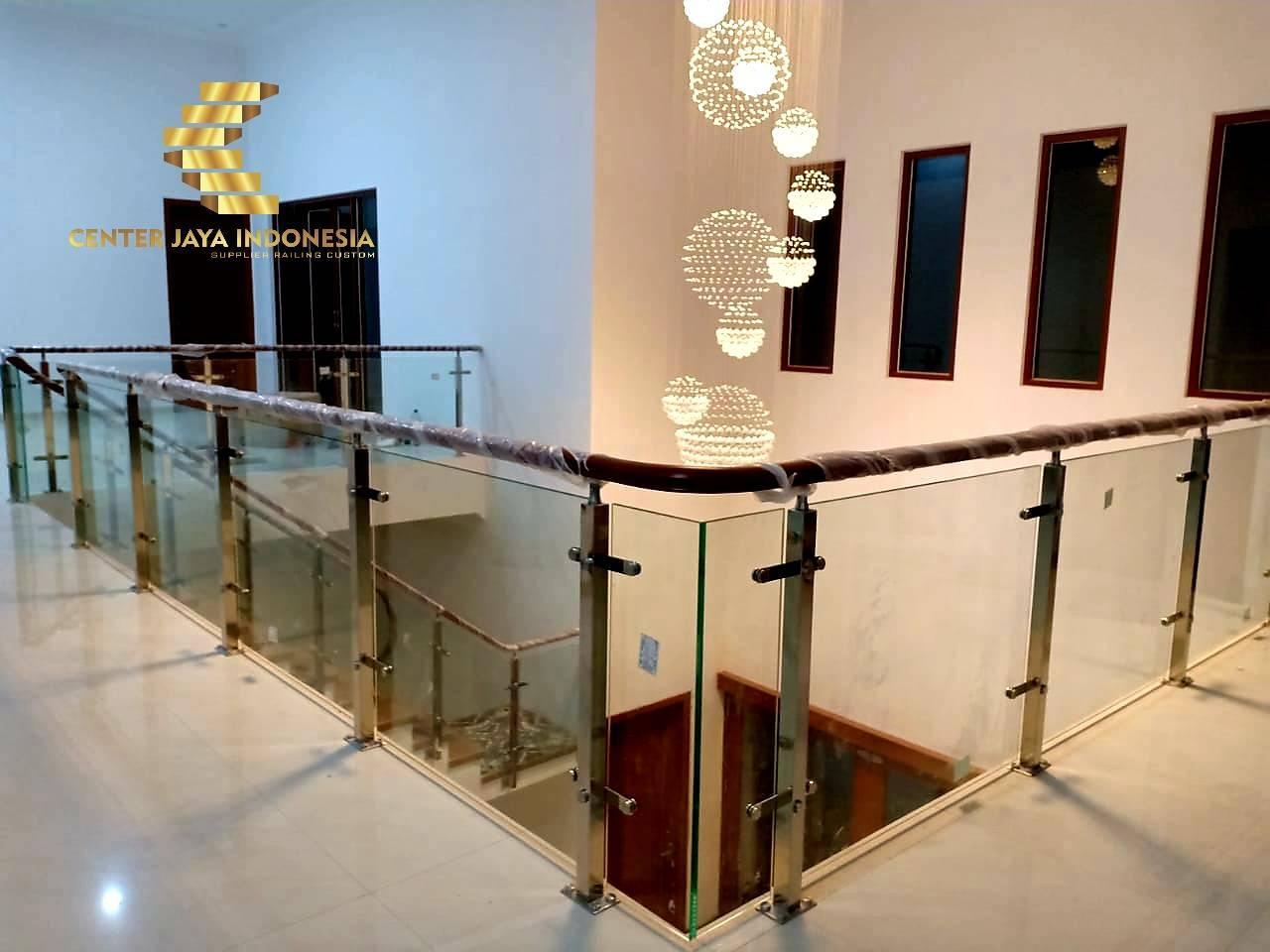 Reiling Balkon Dan Tangga
