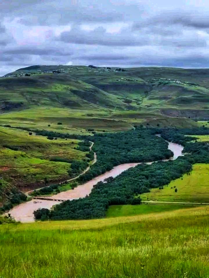 We - Tina River separates Qumbu and Mount Frere in the Eastern Cape ...