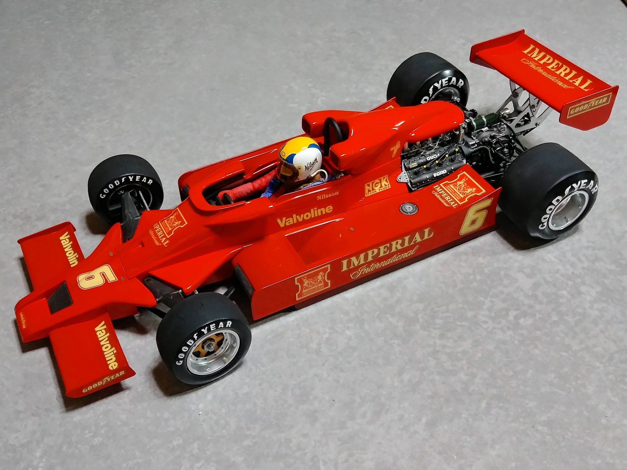 1977年 日本グランプリ 冨士スピードウェイの第1コーナー Tyrrell P34