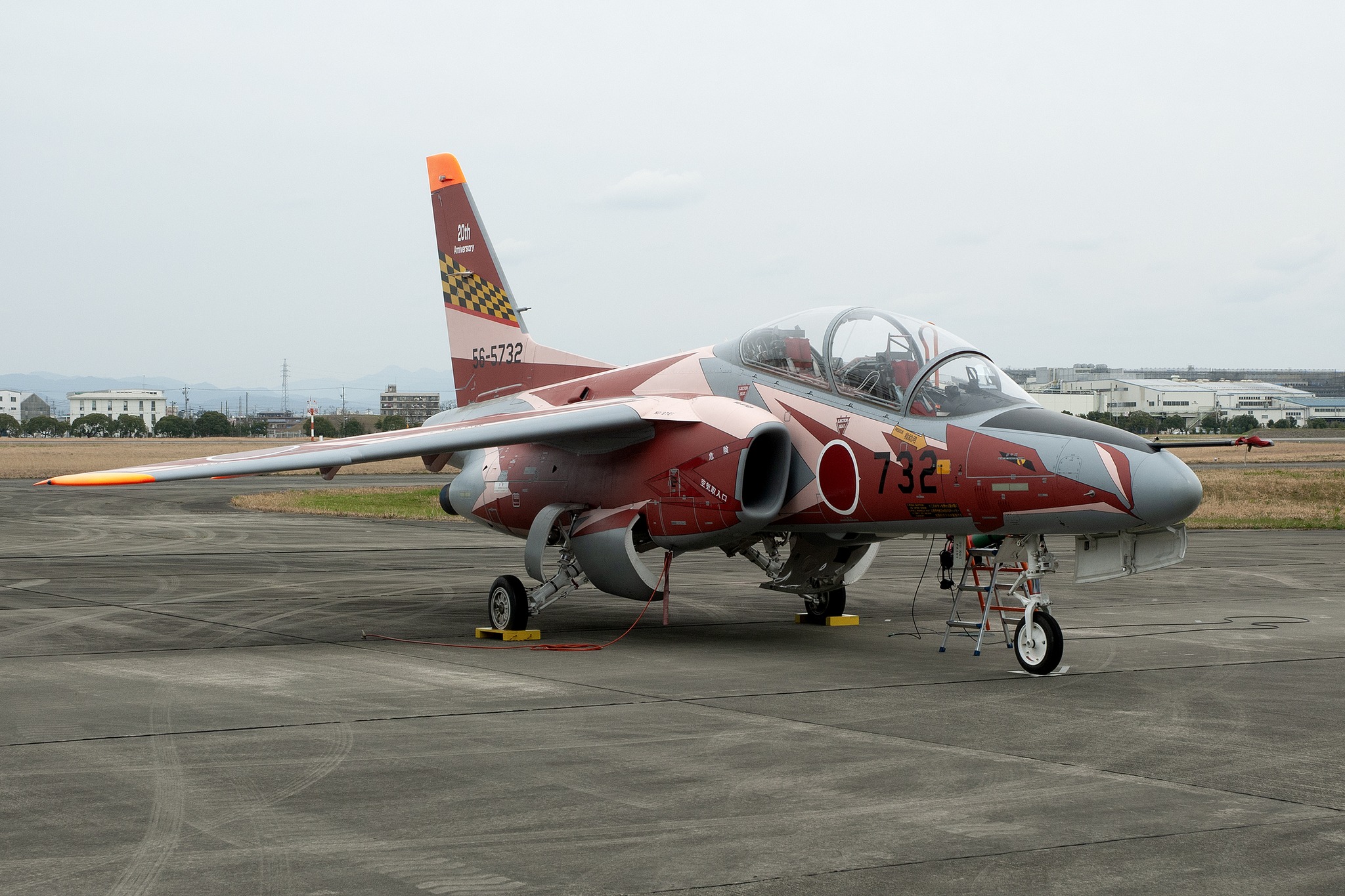 Avion Kawasaki T-4 JASDF 1/100 – Maquette Militaire Japonaise, Boîte Collection, Dès 14 Ans