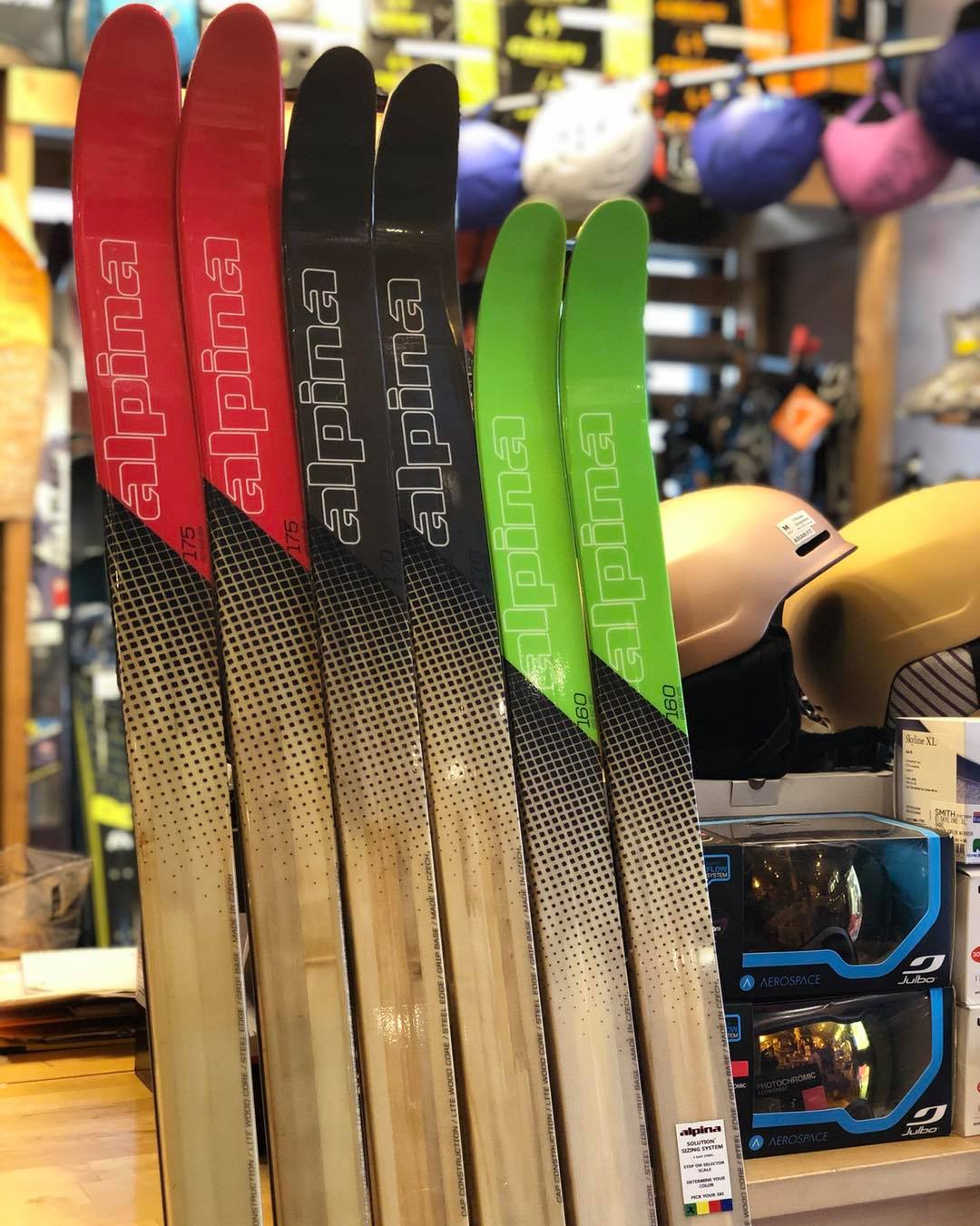 alpinaのウロコスキーとBCクロカンブーツ入荷しました！ 正規輸入品は