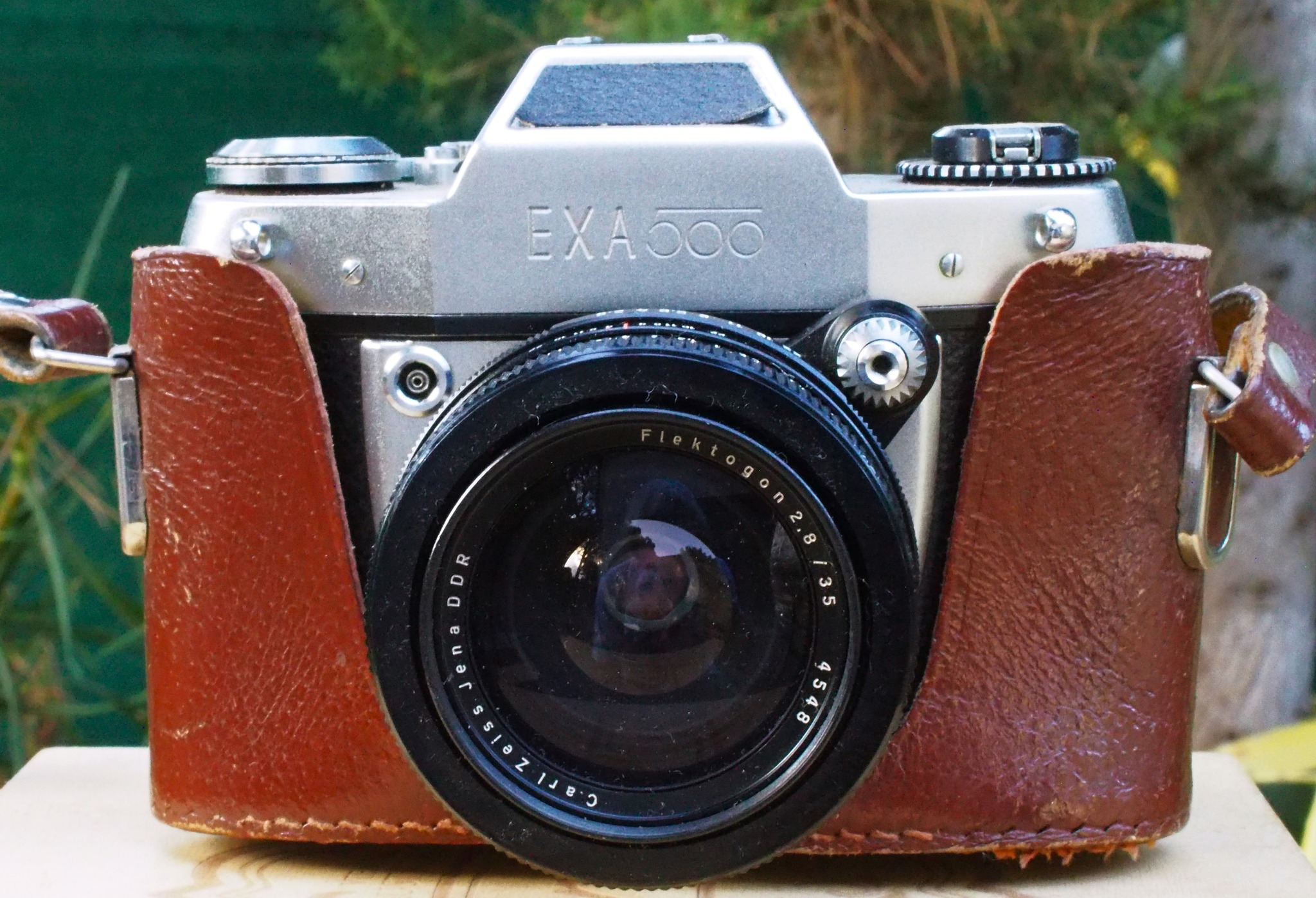 Exakta(エキザクタ)一眼レフカメラ　Flektogon 2.8/35 Exakta(エキザクタ)一眼レフカメラ Flektogon 2.8/35 Repair: Carl