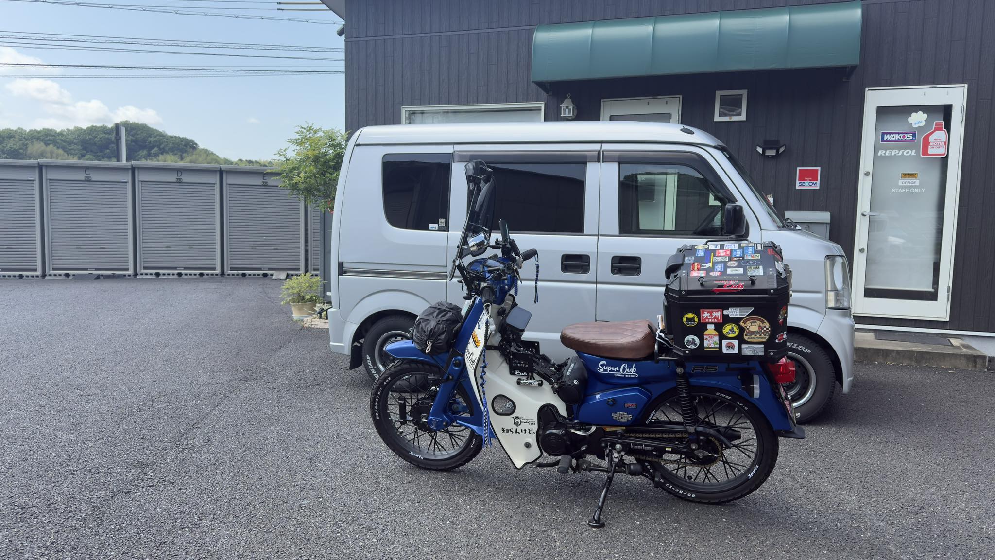 10月にカブで北海道行こうと考えてるのですが、カブだと1日の走行距離 
