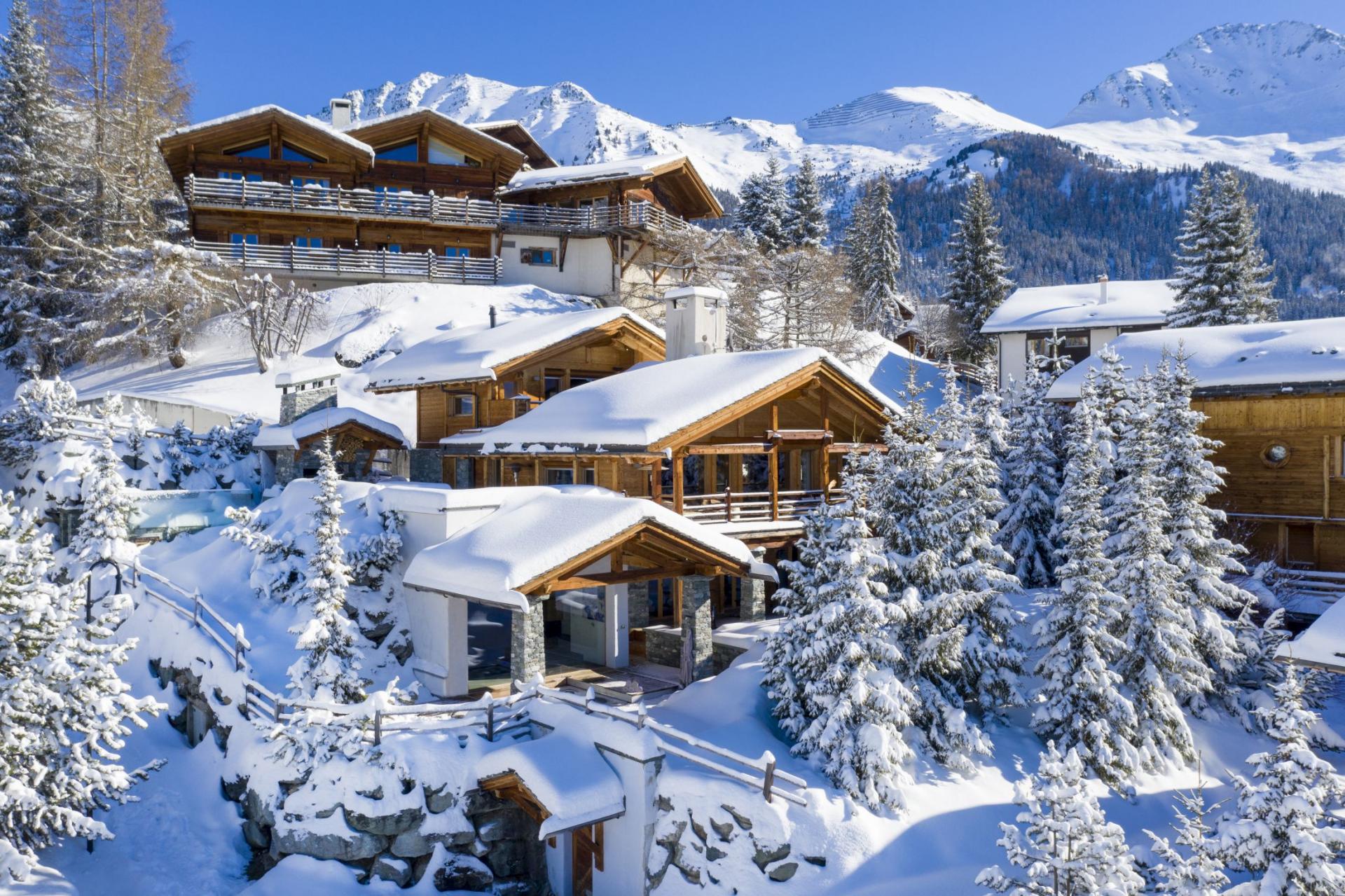 Ultimate Luxury Chalets added a... - Ultimate Luxury Chalets