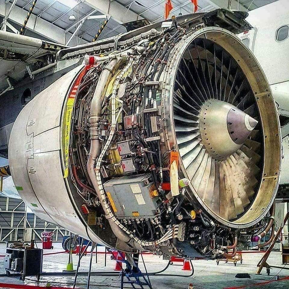 Insana - Jet engines, commonly used in commercial airliners and ...