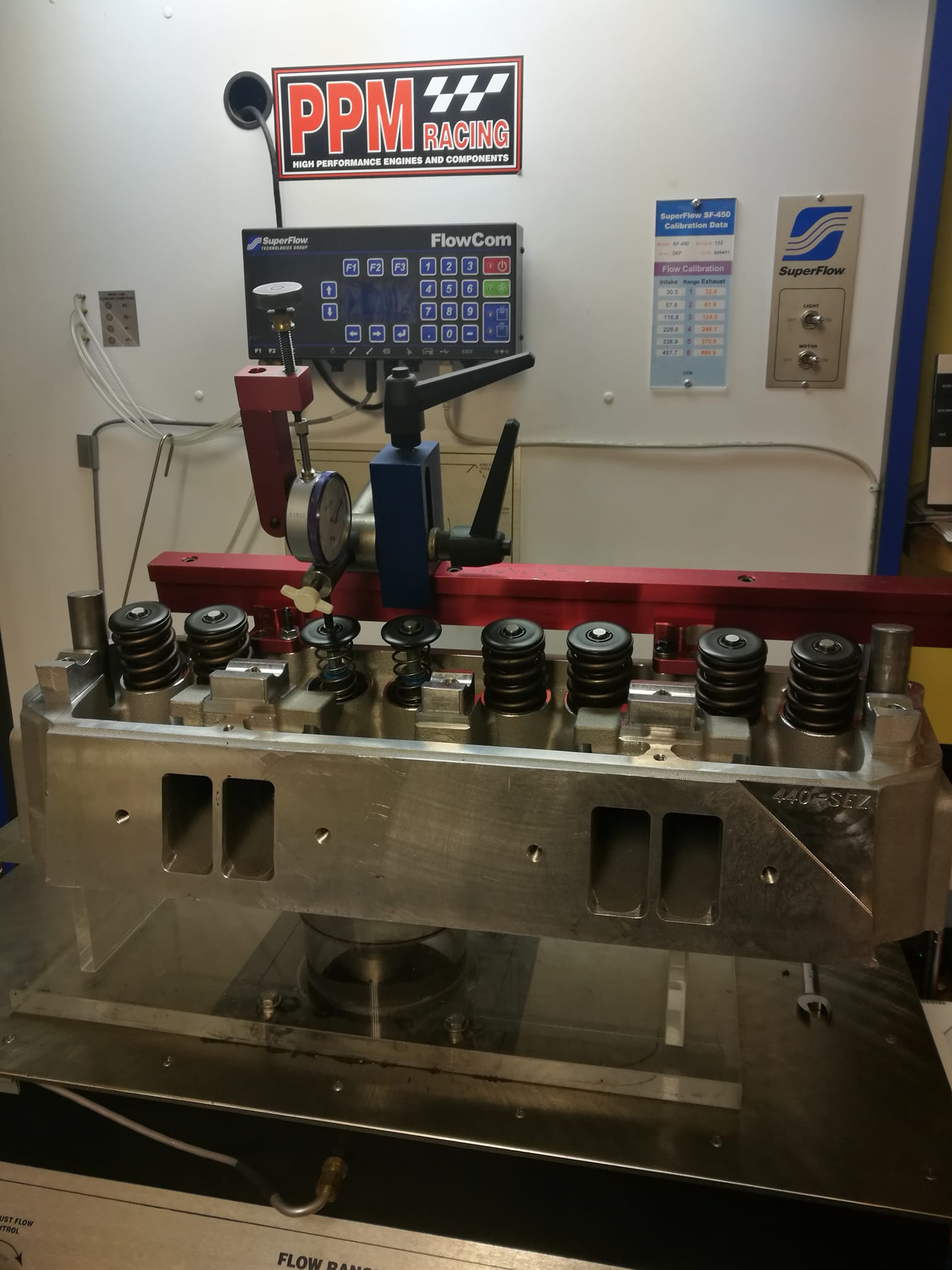 Indy cylinder heads SEZ 270 cc Big Block Mopar on the flowbench