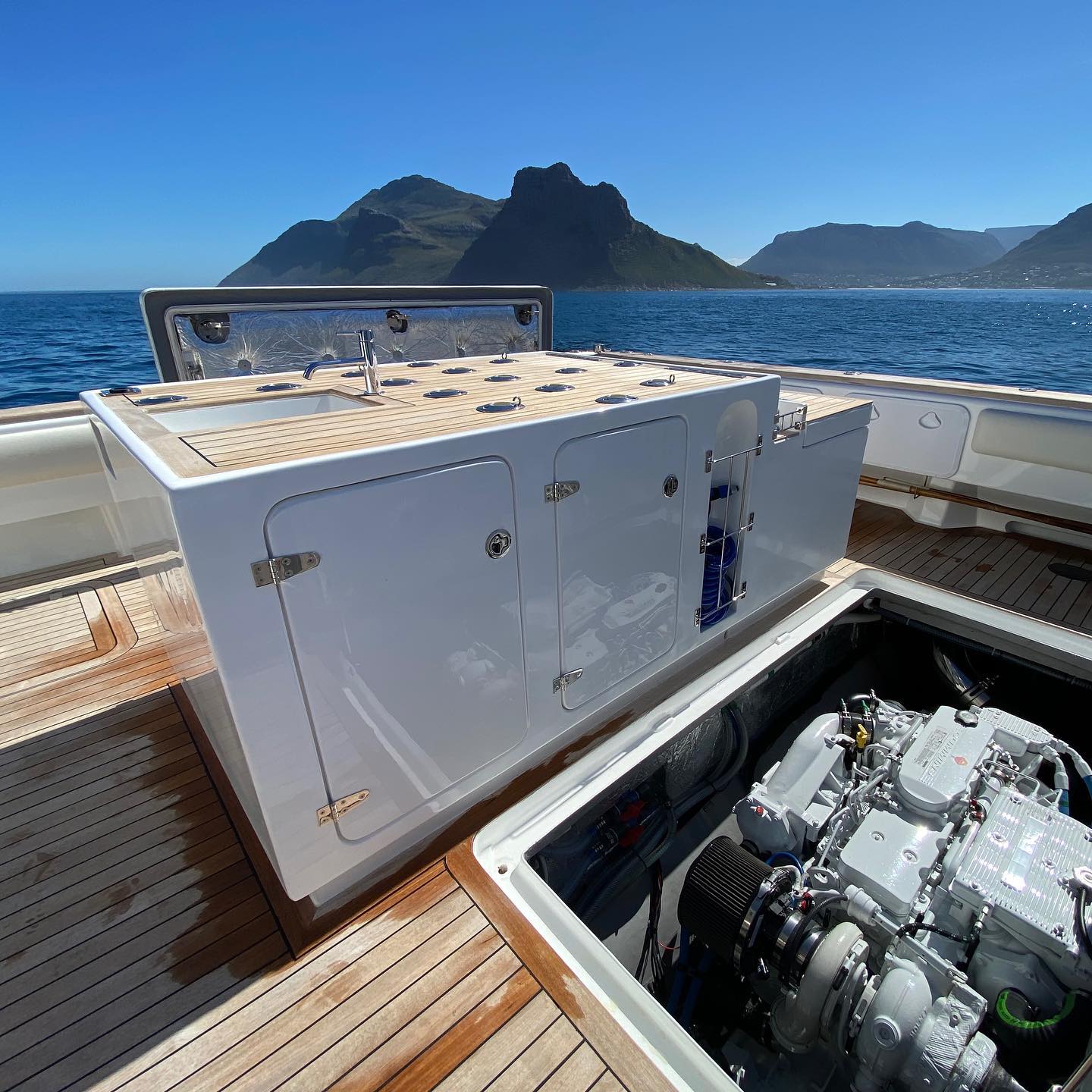 Two - The aft cockpit of the Magnum 46 Power Catamaran Walkaround model ...