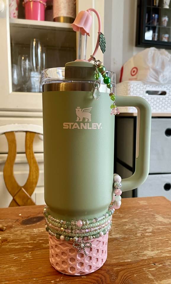 My Lichen cup just screams “Spring” 💗🌷