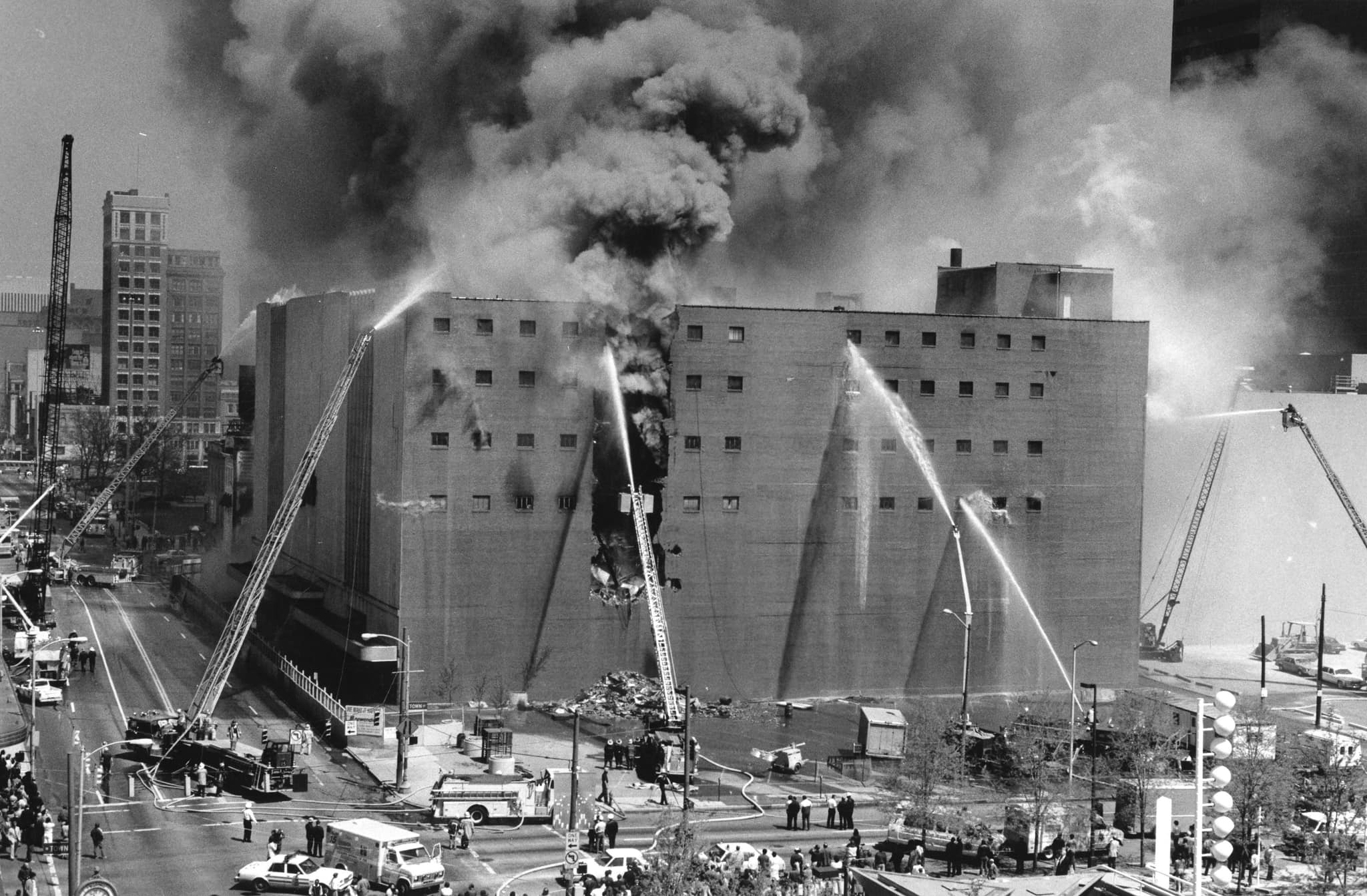 Halle's Department Store Fire in Columbus, Ohio 1986