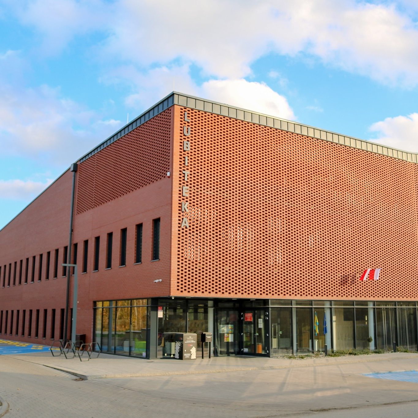 Joanna Brzezina Dyrektor Miejsko-Powiatowej Biblioteki Publicznej im ...