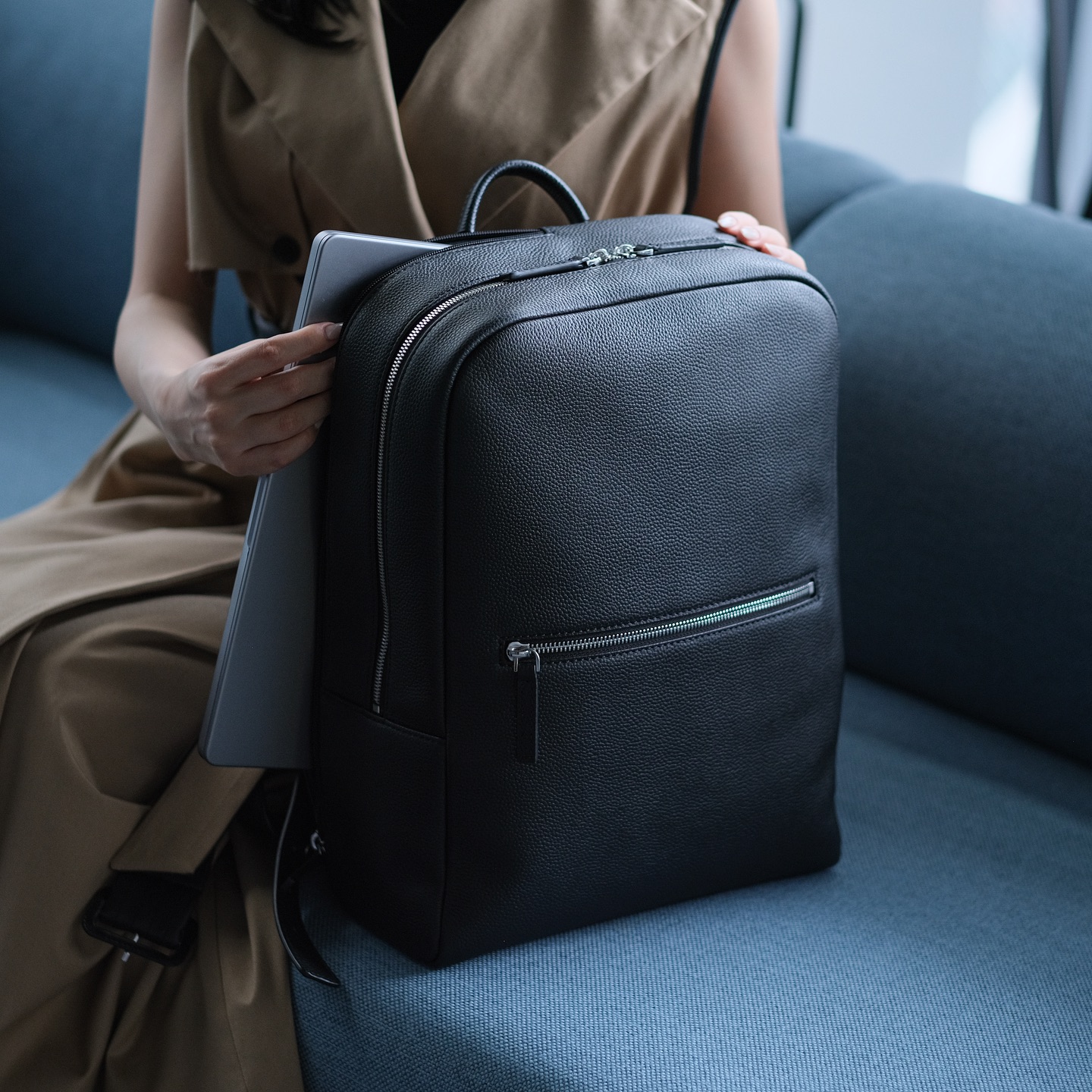 FULL GRAIN LEATHER BACKPACK フルグレインレザーバックパック 女性の 